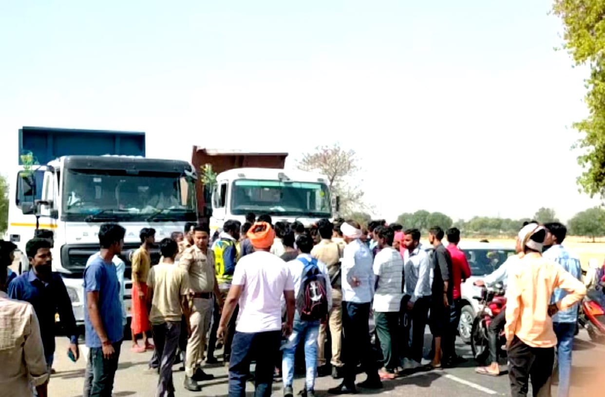 horrific road accident in Hamirpur, bike borne students collided with a truck, one dead