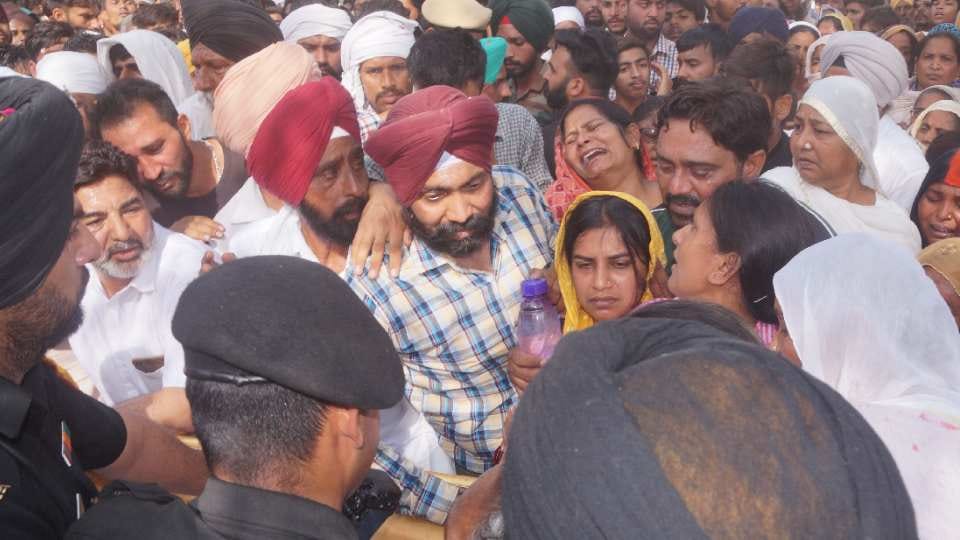 Martyr Nishan Singh cremated with state honors in Sirsa of Haryana