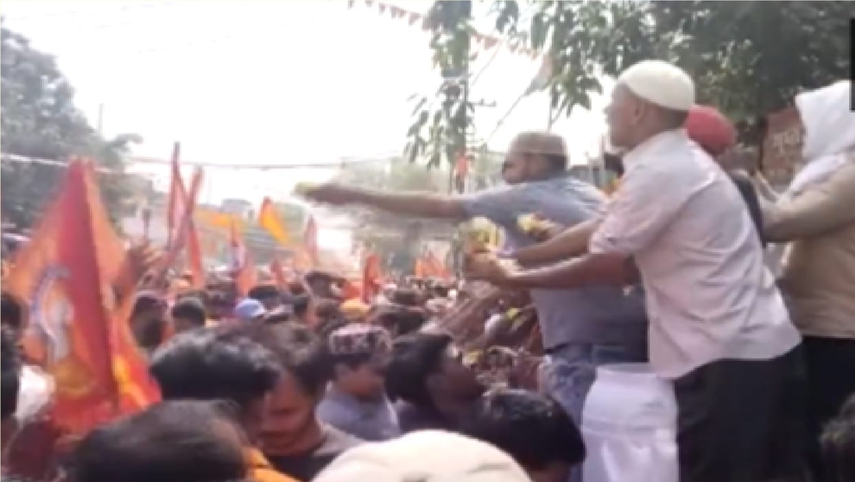 Muslim youths distributed cold beverages among Hanuman Jayanti procession walkers in Noida