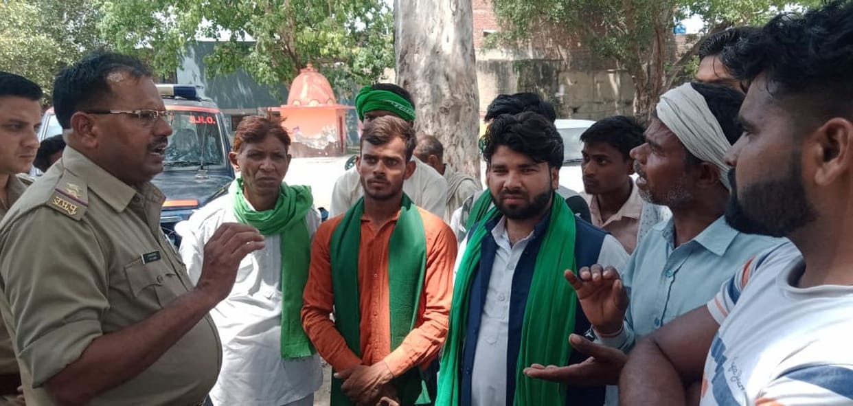 Bhrakyu leaders surrounded the police station