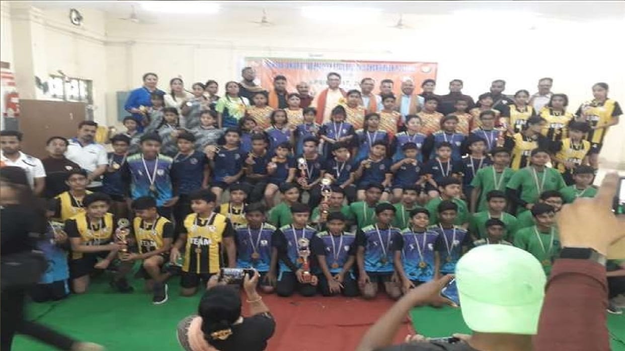 Meerut and Lucknow won fourteenth Sub Junior Uttar Pradesh Roll Ball Competition in Varanasi