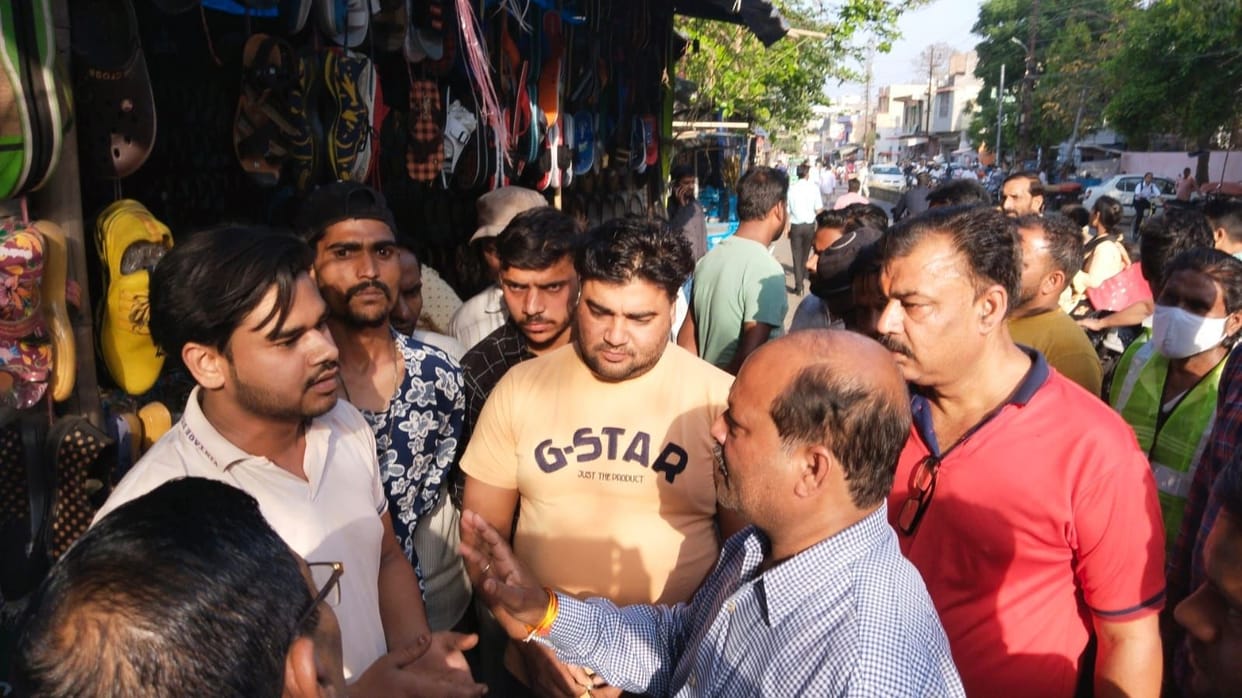 Corporation's whip on encroachment, cut 12 challans