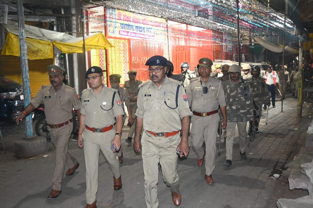Police-administration alert, sirens kept ringing throughout the night