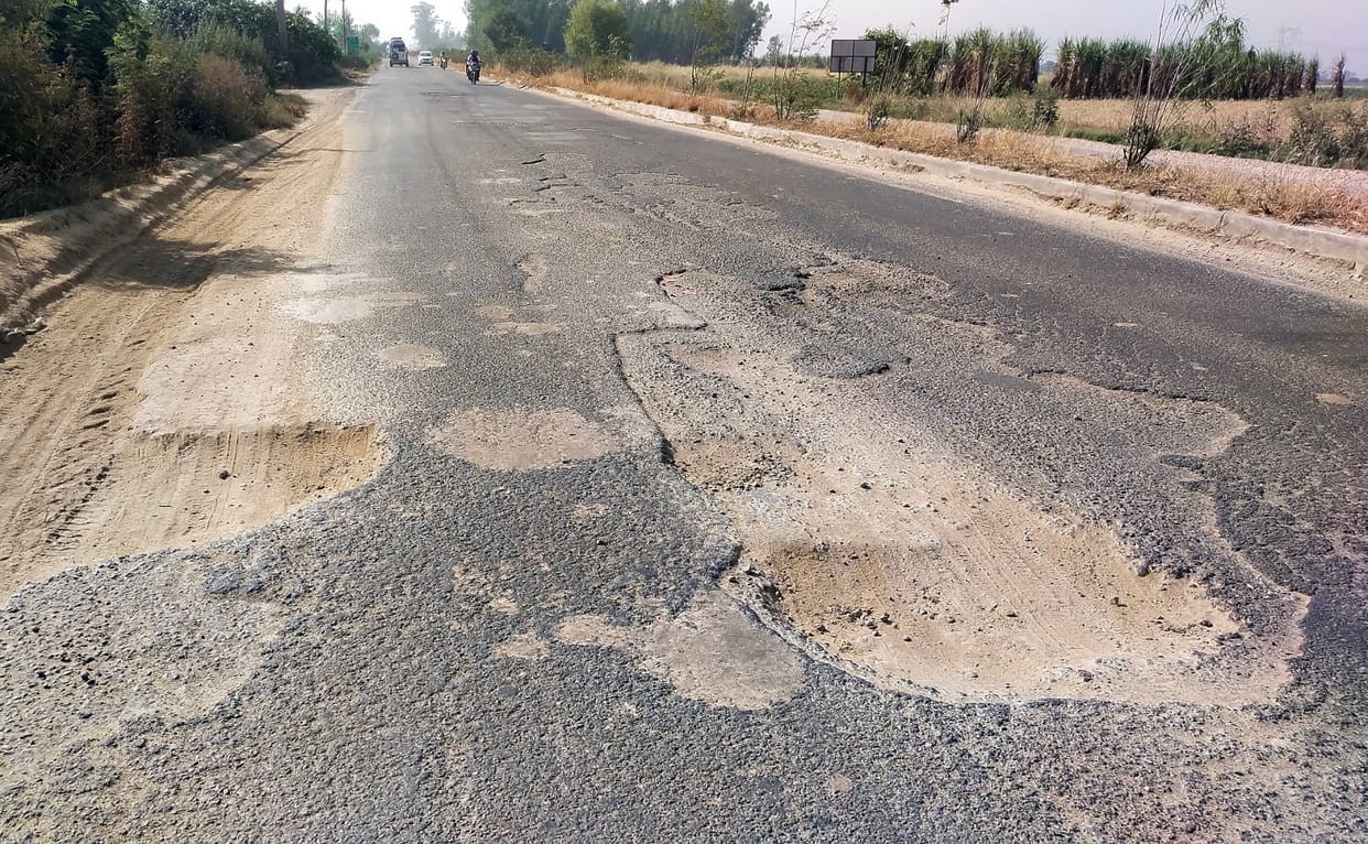 Fear of accidents on the highway, walk carefully