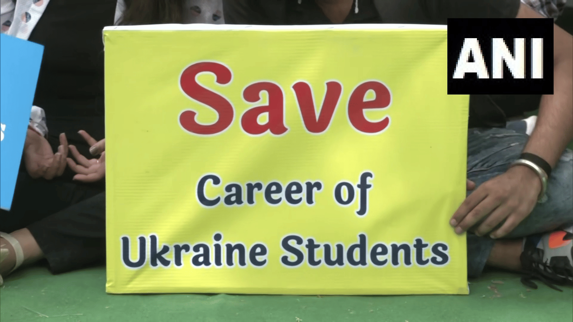 Ukraine Returnee Medical Students Protest at Jantar Mantar demanding admission to Indian institutions