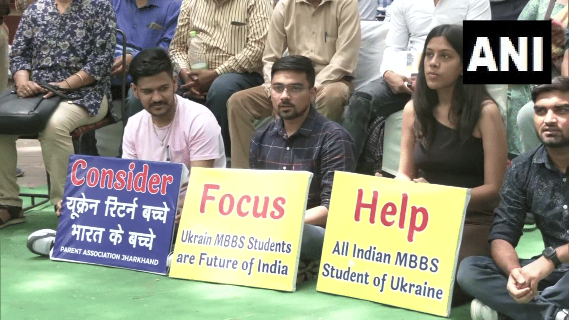 Ukraine Returnee Medical Students Protest at Jantar Mantar demanding admission to Indian institutions