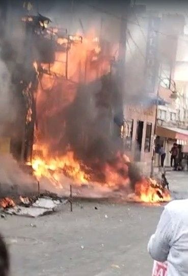 Fire in three shops due to short circuit on railway road, flames rose to a height of 15 feet
