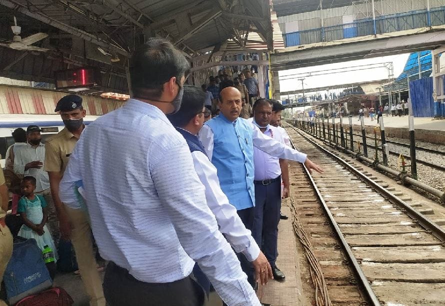 CEO of Railway Board VK tripathi said 75 more Vande Bharat Express will run by end of this year expected to run from Varanasi