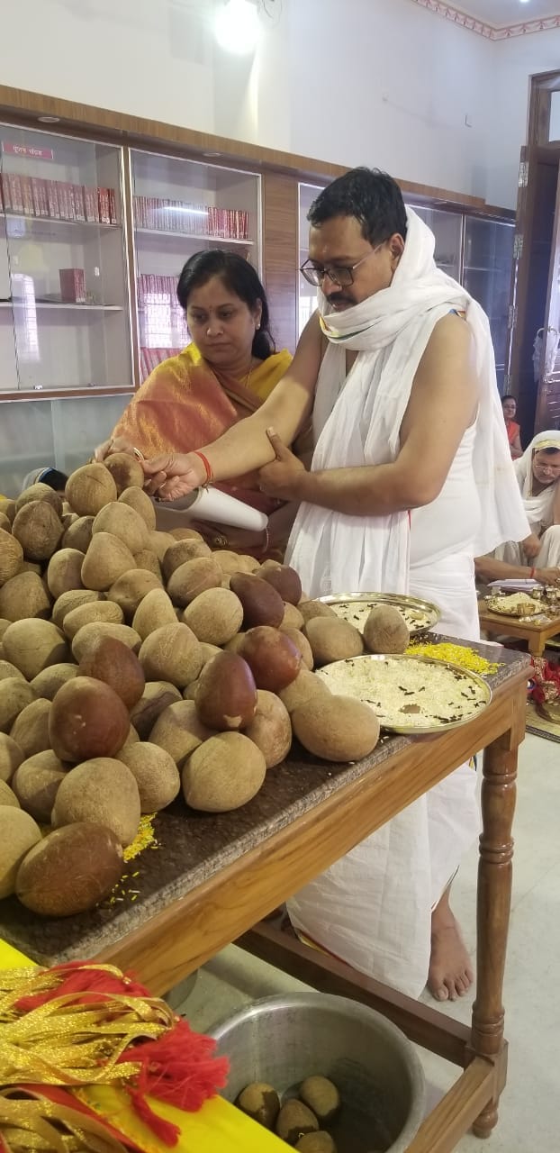 Devotional atmosphere with Shreeji's cheers