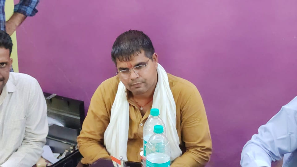 Sarpanch representative arrested for taking bribe of ten thousand in bikaner