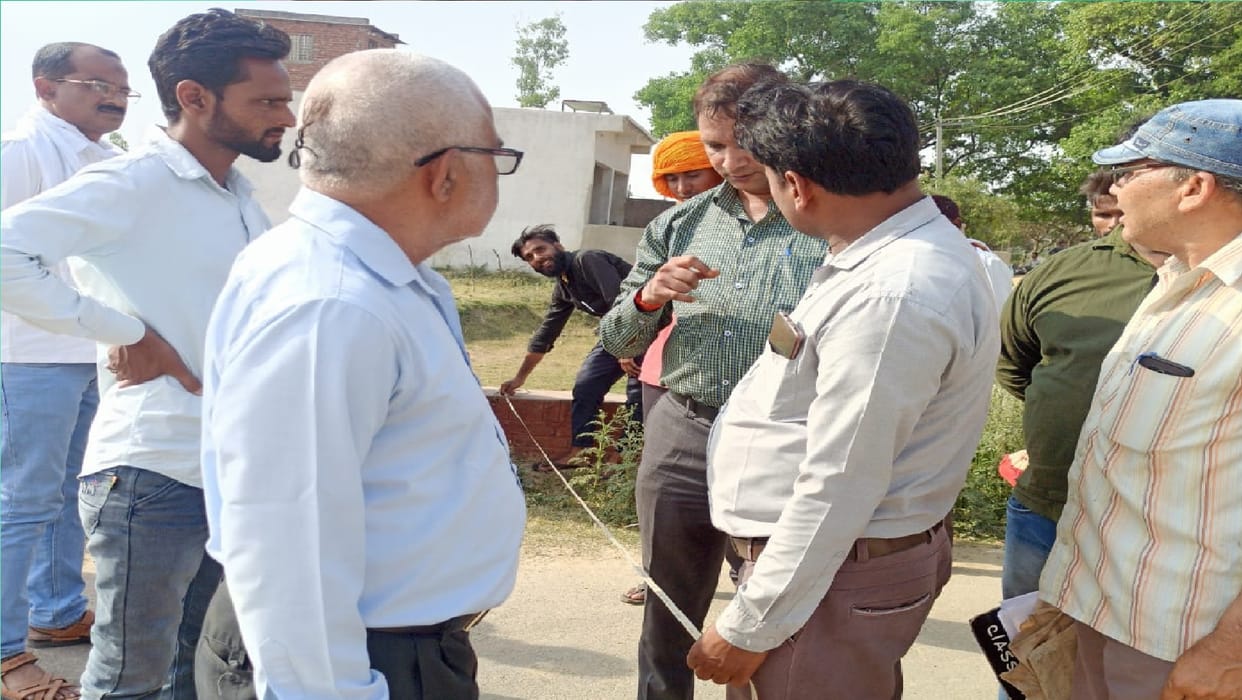 Action on former MLA Roshan Lal Verma office shops and boundary found illegal