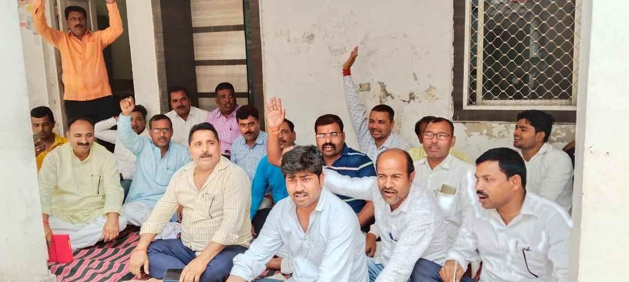 protest in pwd office