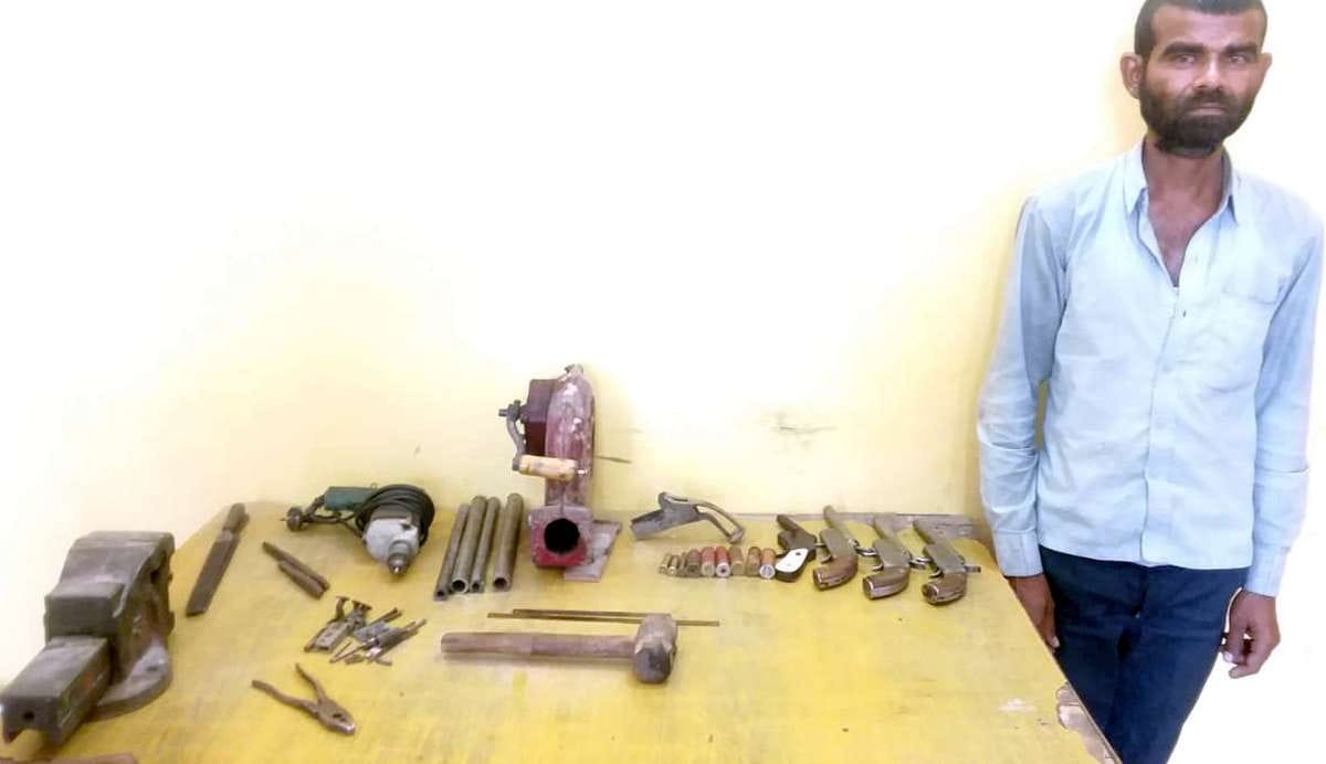 police,factory,aslaha
