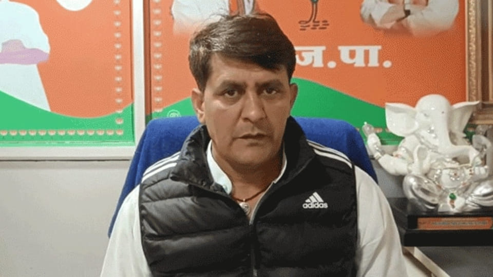accused who assaulted assistant engineer are roaming freely says bjp mla ramlal sharma