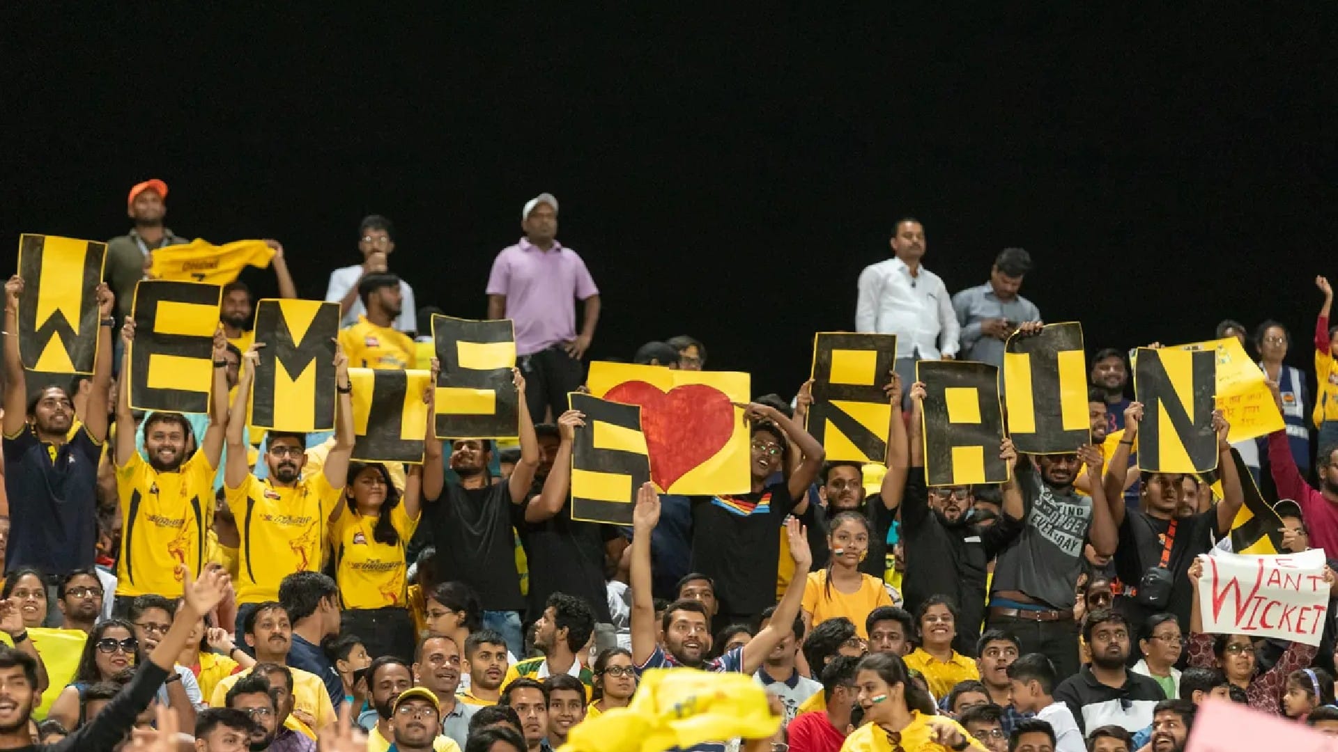 IPL 2022 PBKS vs SRH and CSK vs GT Match Highlights Hindi Dhoni Raina Fans in Stadium