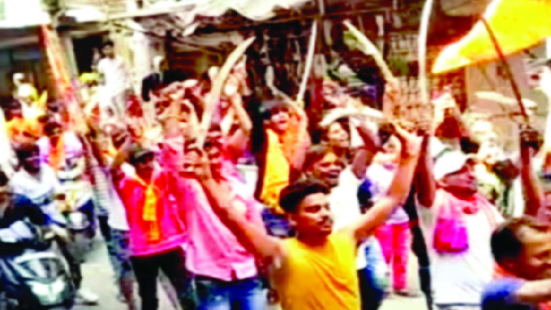Delhi Jahangirpuri Violence Waving arms by Bajrang Dal took out procession in Delhi Uttam Nagar see photos