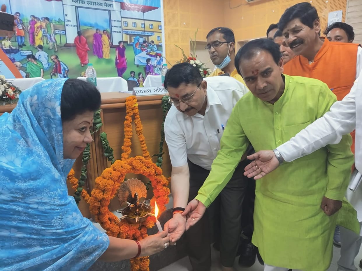 Health Minister Dhan Singh Rawat inaugurated health fair in Raipur block