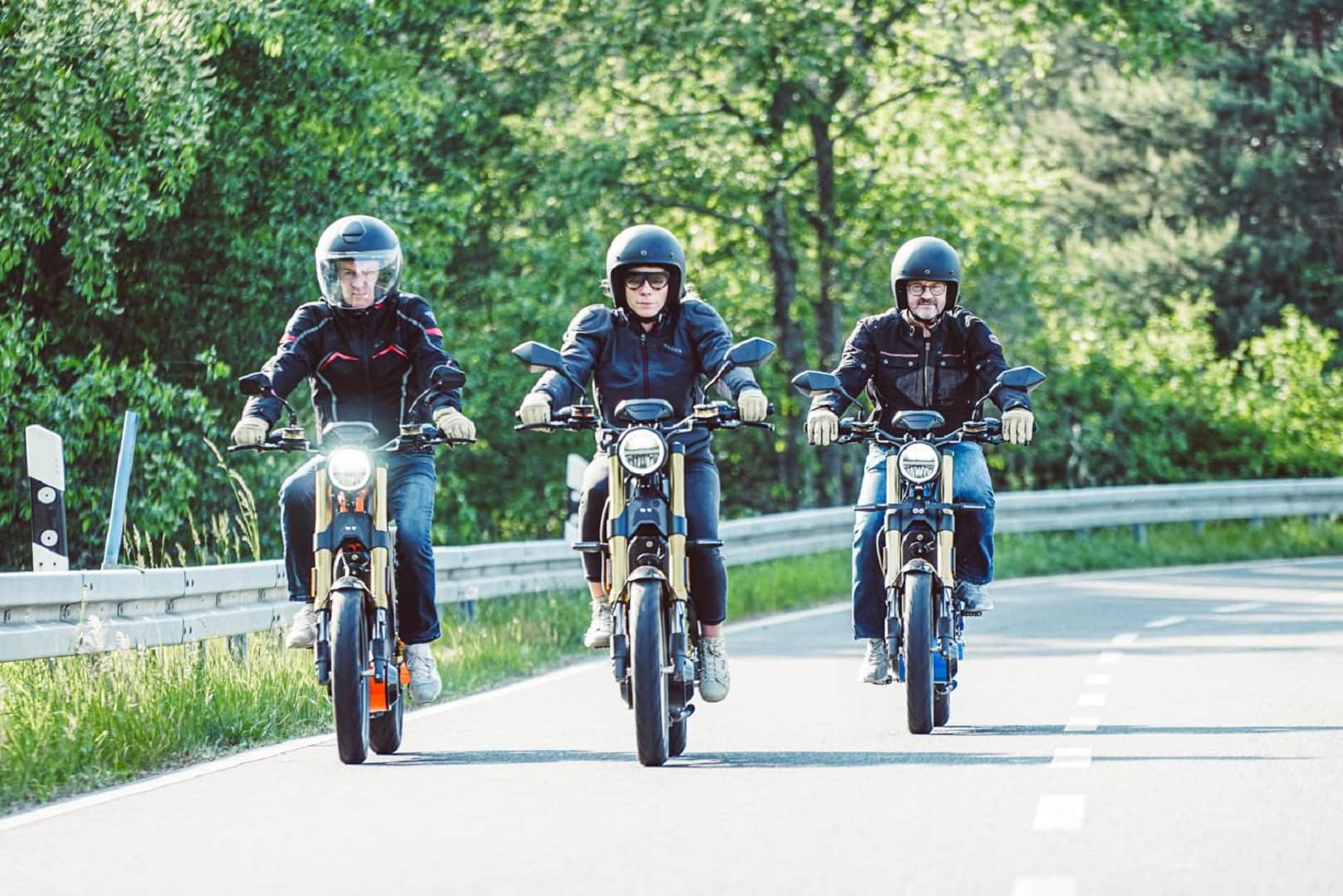 Brand LML maker of LML Vespa scooters is set to come back in September 2022 with unveiling of three electric two-wheelers e-hyperbikes