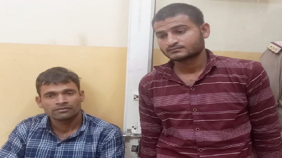 Encounter in Firozabad police shot miscreant who robbed gold businessman
