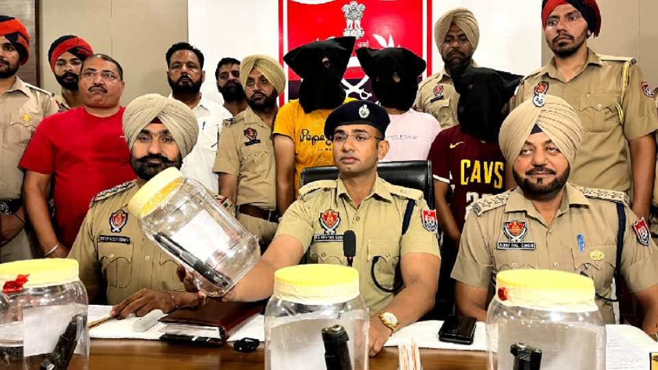 Police arrested three people with weapons in Patiala
