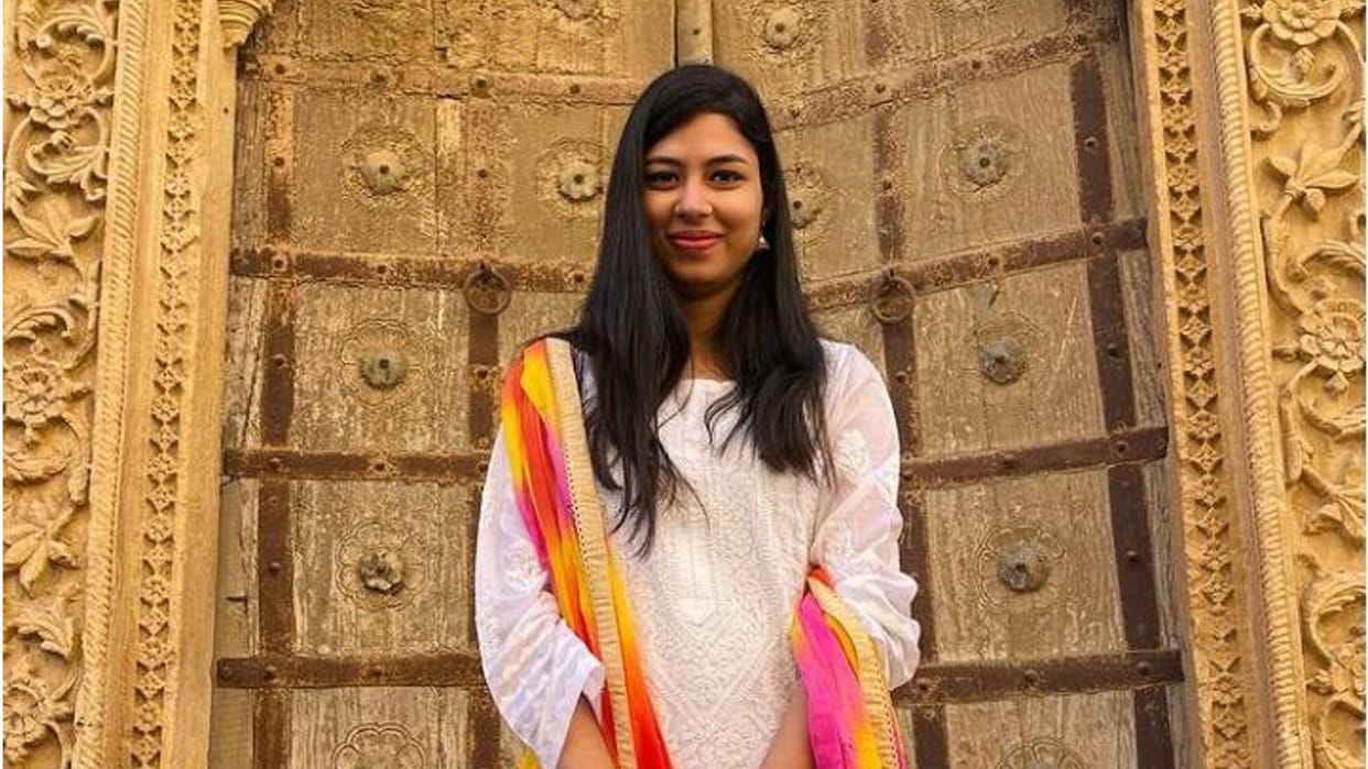 IAS Ananya Singh Success Story in Hindi Clear UPSC Exam in First Attempt