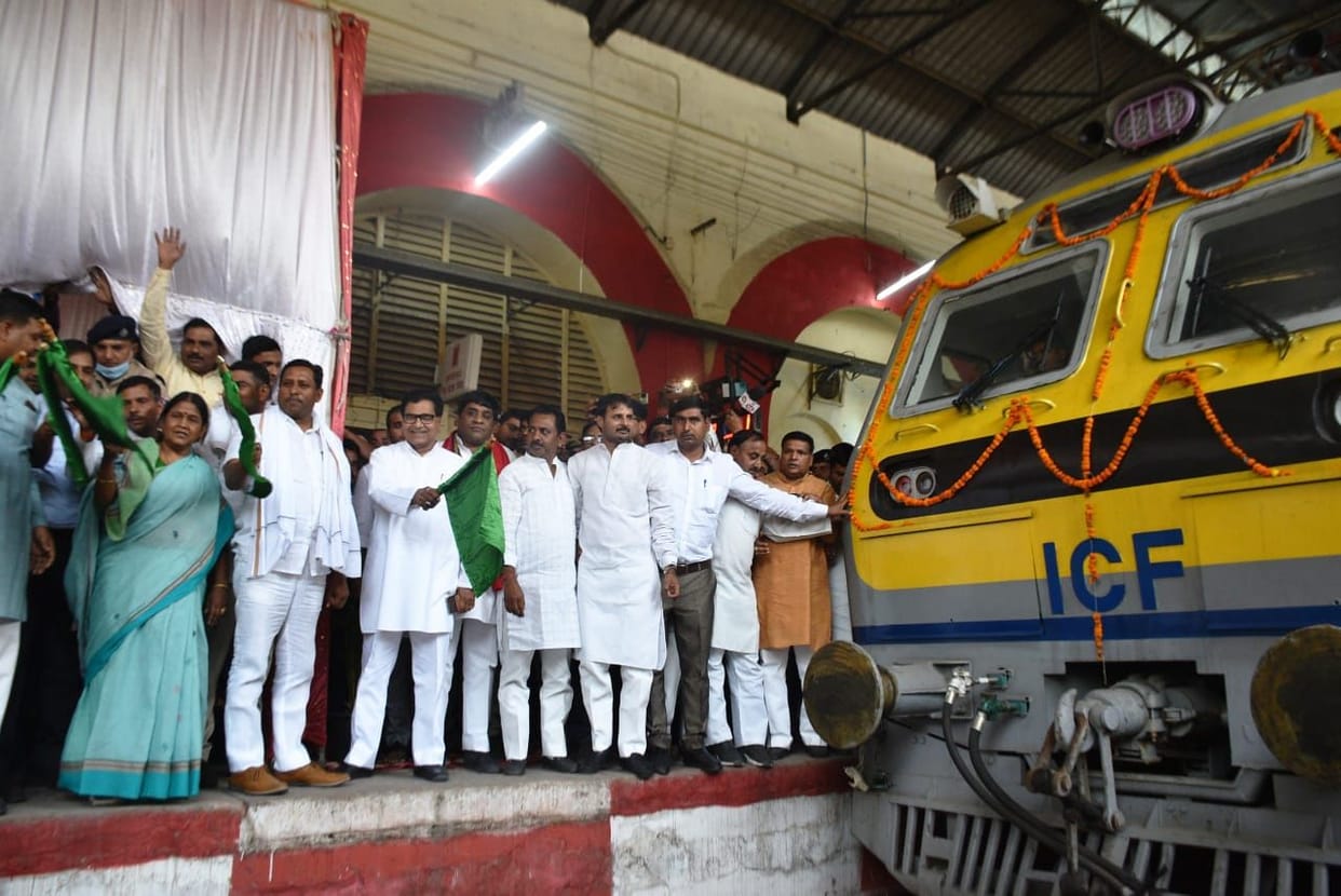 Etawah-Fafund got the green signal, the journey to Kanpur became easy