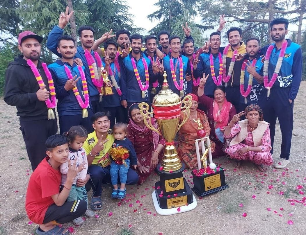 JDB XI SAPNOTE won the cricket tournament