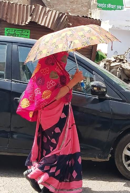 het wave in kasganj, temperature become 45 digree celcious