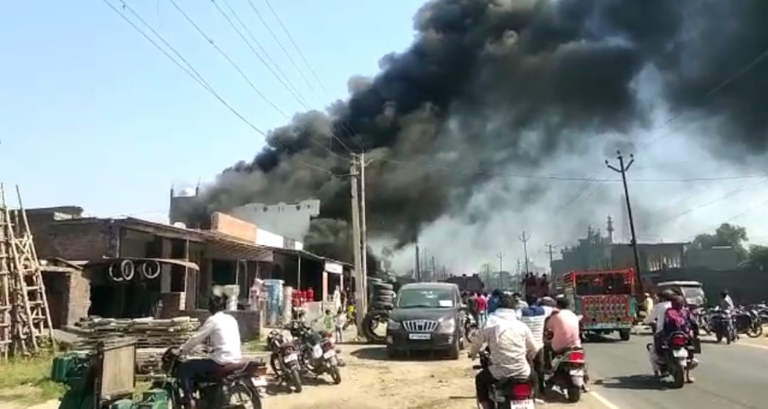 Goods worth lakhs burnt due to fire in spare parts shop