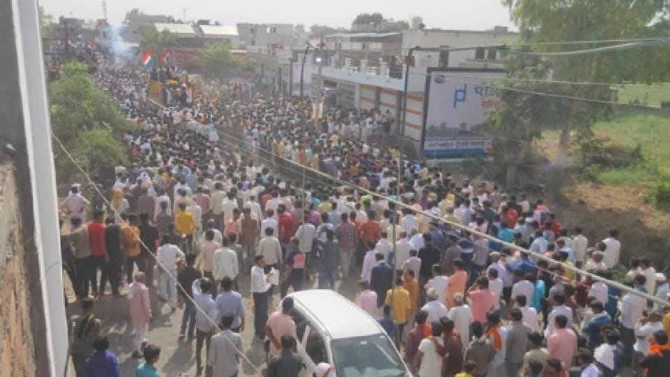 Madhya Pradesh: Last farewell to martyr Arun Sharma in Kupwara in Kanad, crowds gathered, slogans of patriotism were raised