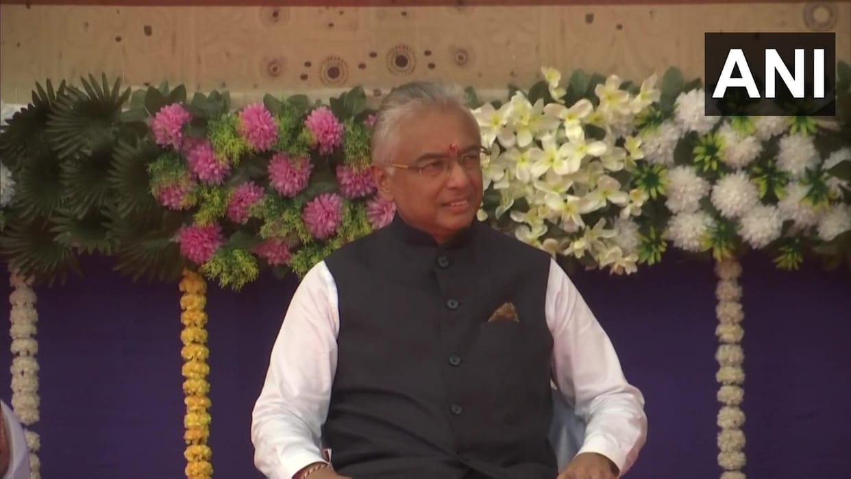 Mauritius PM Jugnauth arrives in Rajkot, leads roadshow