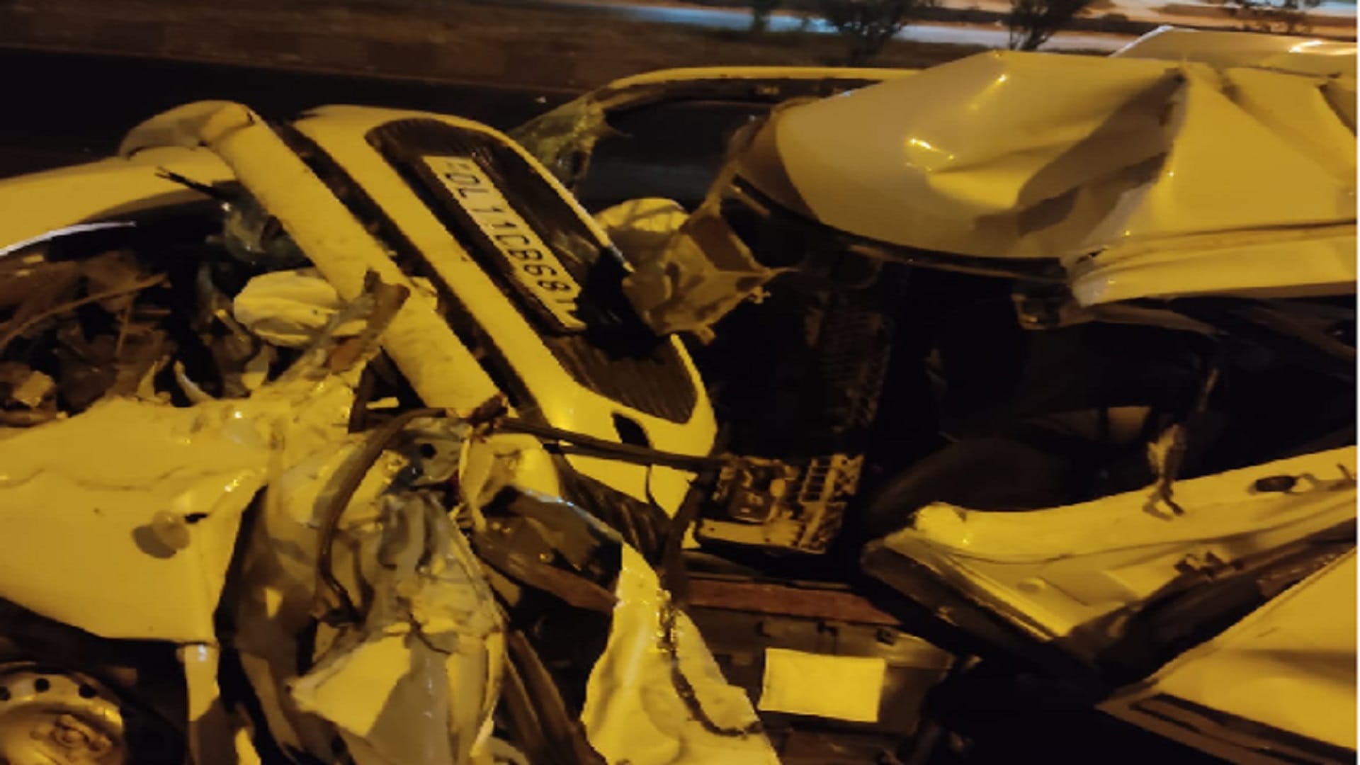 Muzaffarnagar News: Two friend have died and five injured in car accident on Delhi-Dehradun Highway see photos