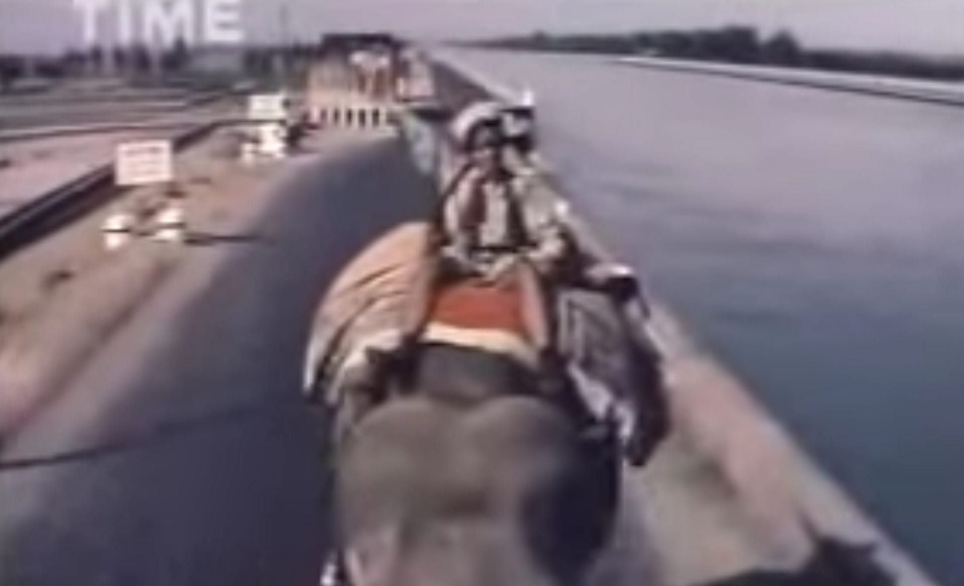 Nanha Munna Rahi Hoon song scene was shot on aqueduct of gangnahar