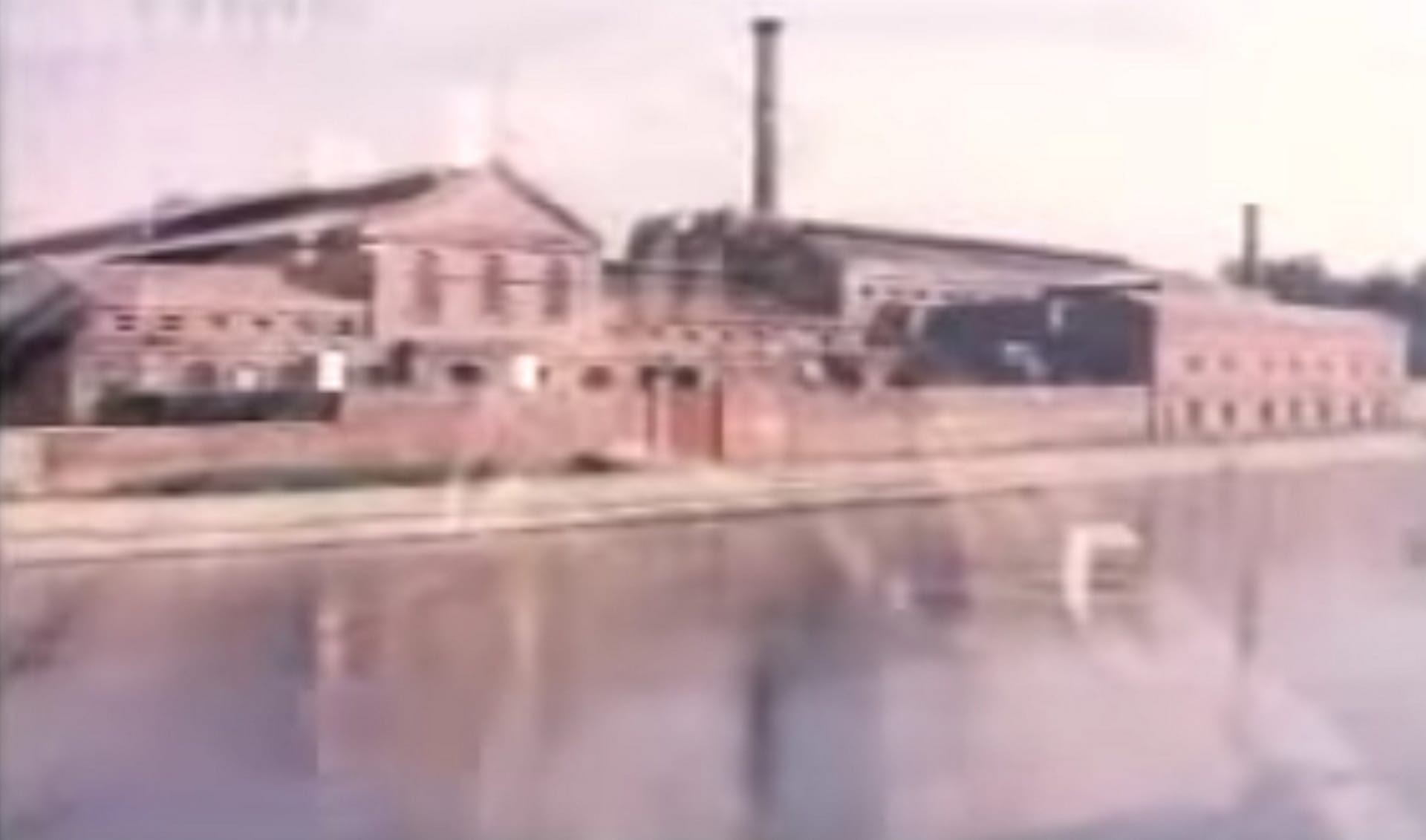 Nanha Munna Rahi Hoon song scene was shot on aqueduct of gangnahar
