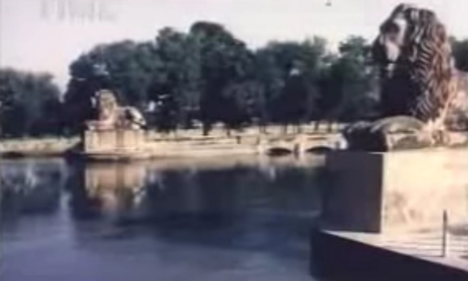 Nanha Munna Rahi Hoon song scene was shot on aqueduct of gangnahar