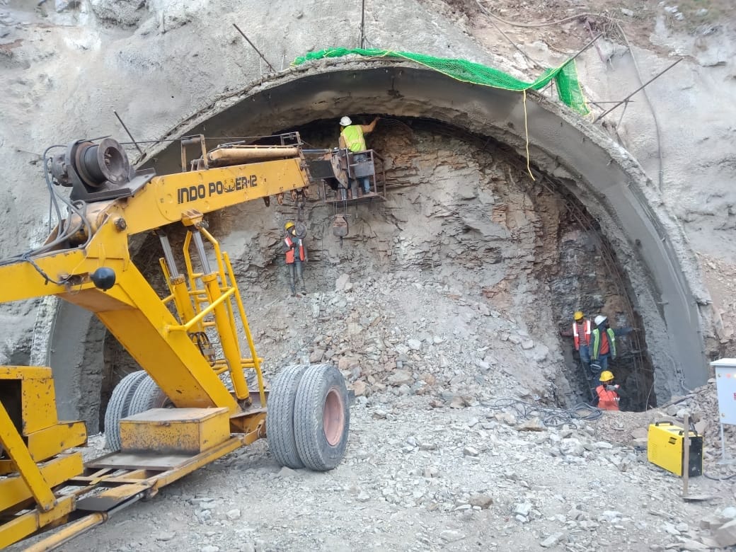 double lane tunnel entrance ready