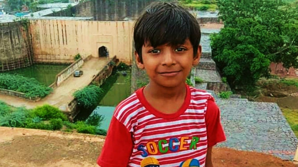 missing child found dead in the well in mathura
