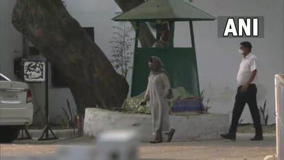 Jammu Kashmir Former CM Mehbooba Mufti vacated the government bungalow