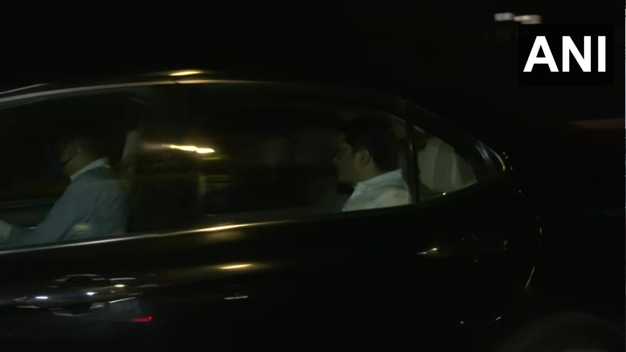 meeting of senior congress leaders at sonia gandhis residence in delhi