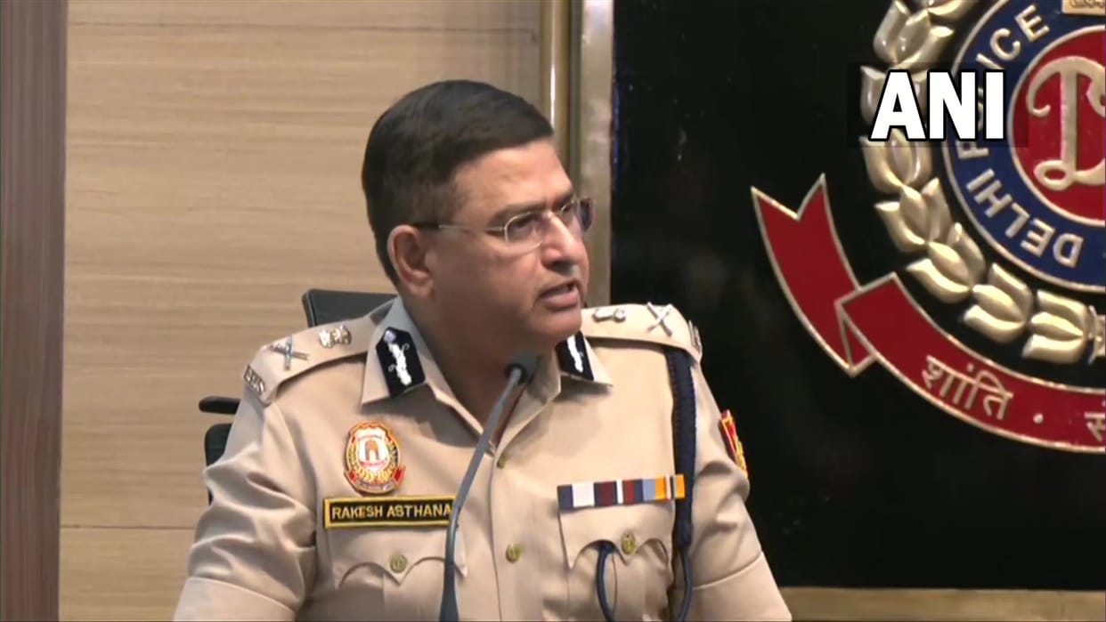 Police commissioner met sub-inspector injured in bullet praised courage and assured help in Jahangirpuri violence