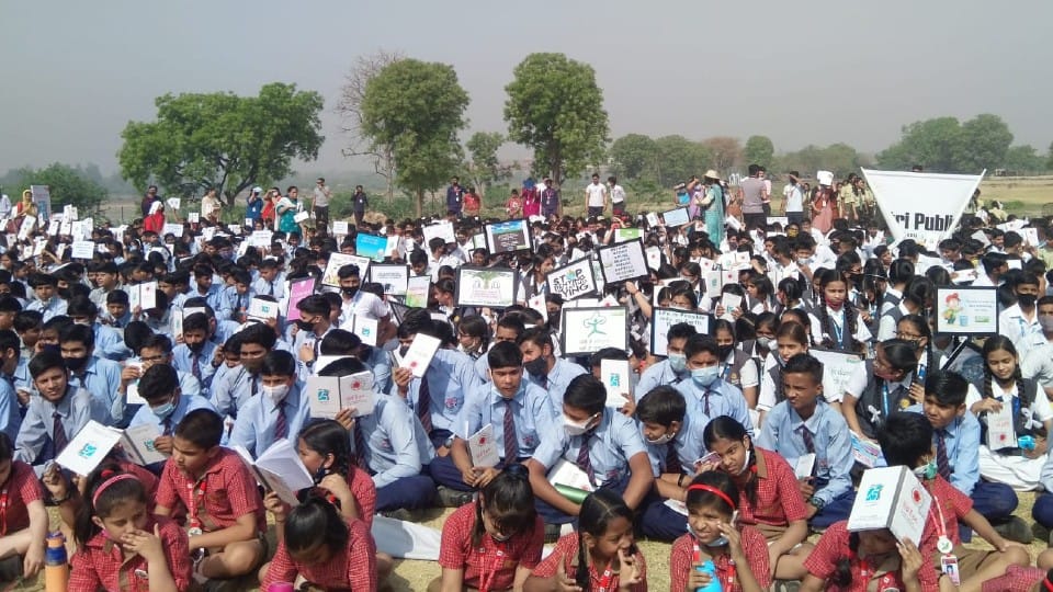 after hijab Controversy over Bible : Bangalore school asked parents - do you not mind? students carrying Bible to school, Hindu organization strongly objected