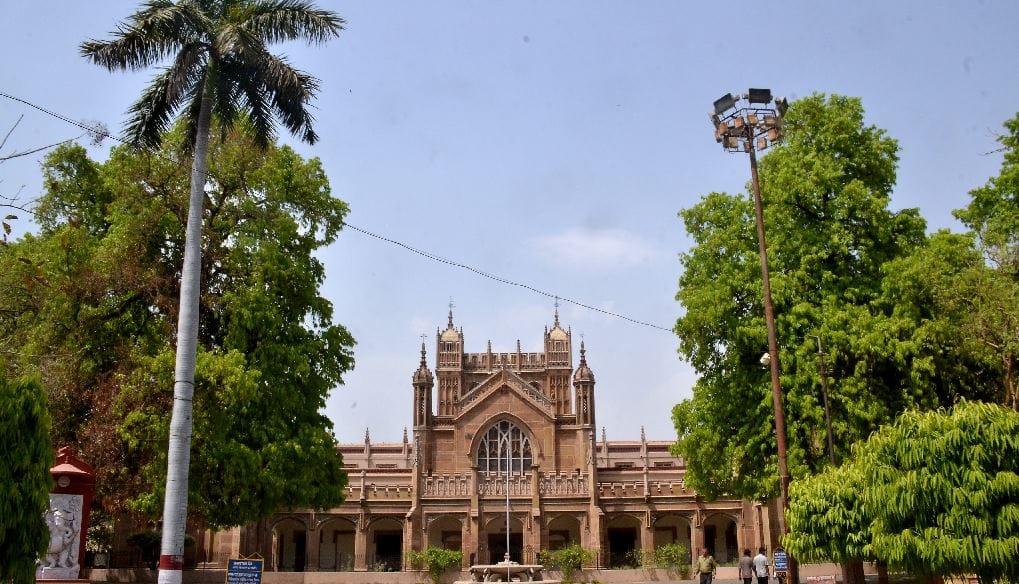 Infosys Foundation will preserve manuscripts in Sanskrit University
