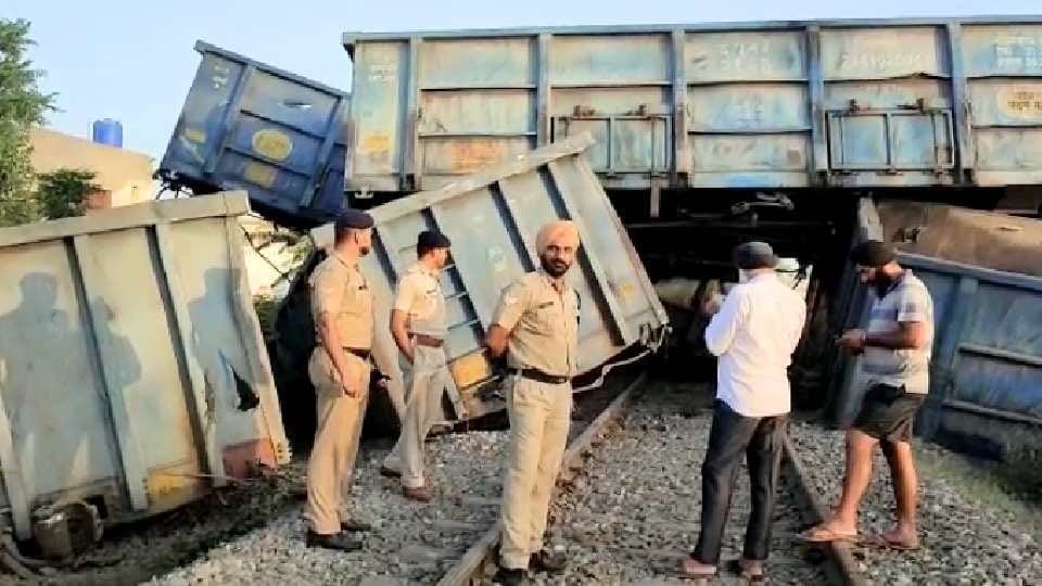 Goods train accident: Routes of all trains from Una stalled throughout the day