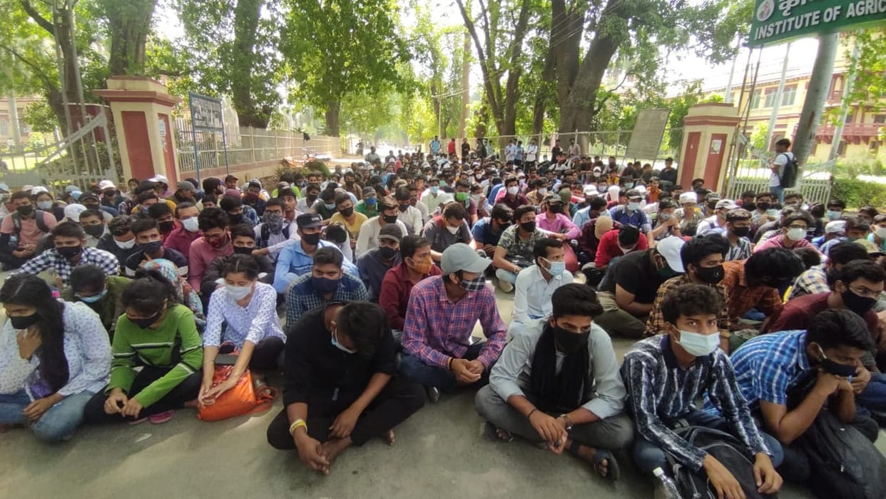 BHU Agricultural Science Institute Students sitting on  protest against offline examination