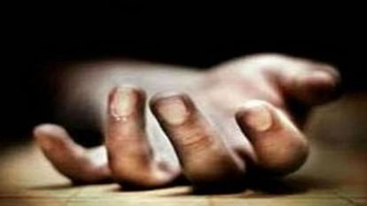 खेती हो गई बर्बाद: झांसी में खराब फसल देख किसान को लगा सदमा, मौके पर ही चली गई जान farmer died of shock after seeing a bad crop in his field In Jhansi