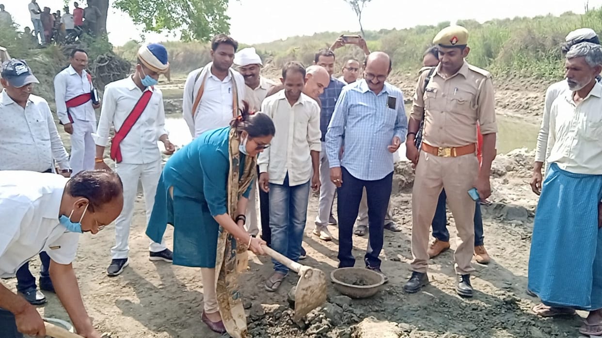 jal sanchayan mein meel ka patthar saabit hogee morava