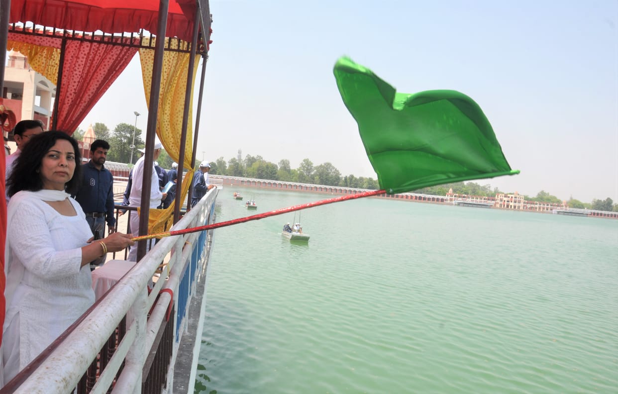 Tips for rescue in case of flood, earthquake and arson being taught in training camp