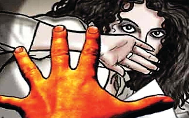 Girl student left school after threatenung to throw acid