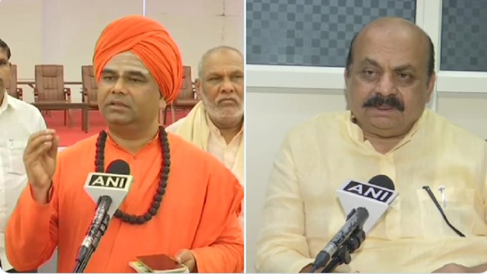 Dingaleshwara Swami of Balehosur Mutt has accused Karnataka govt of taking 30 percent commission on grants reserved for welfare of mutts