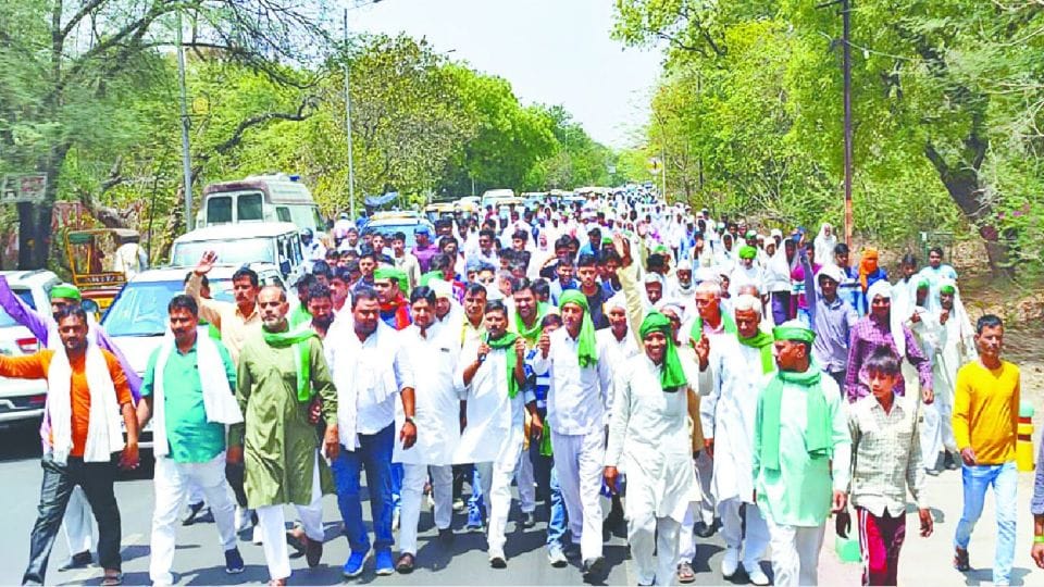 farmers protest for electricity and water in mathura